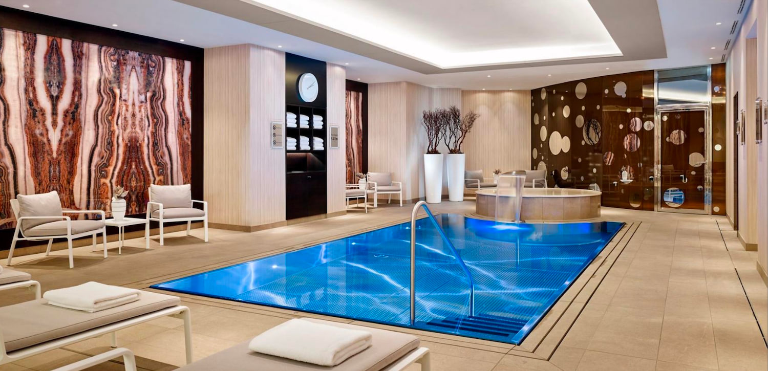 Piscine miroir intérieure