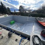 Habiller une piscine béton en inox
