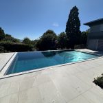Habiller une piscine béton en inox