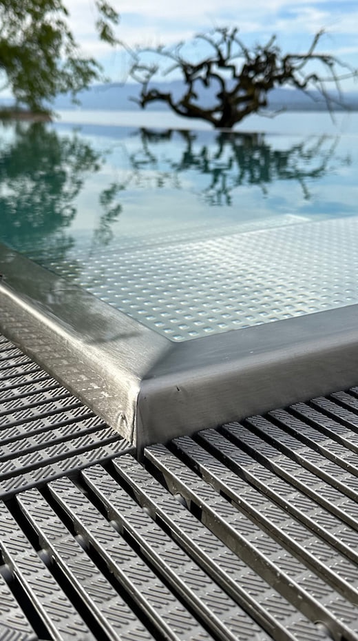 Piscine inox miroir